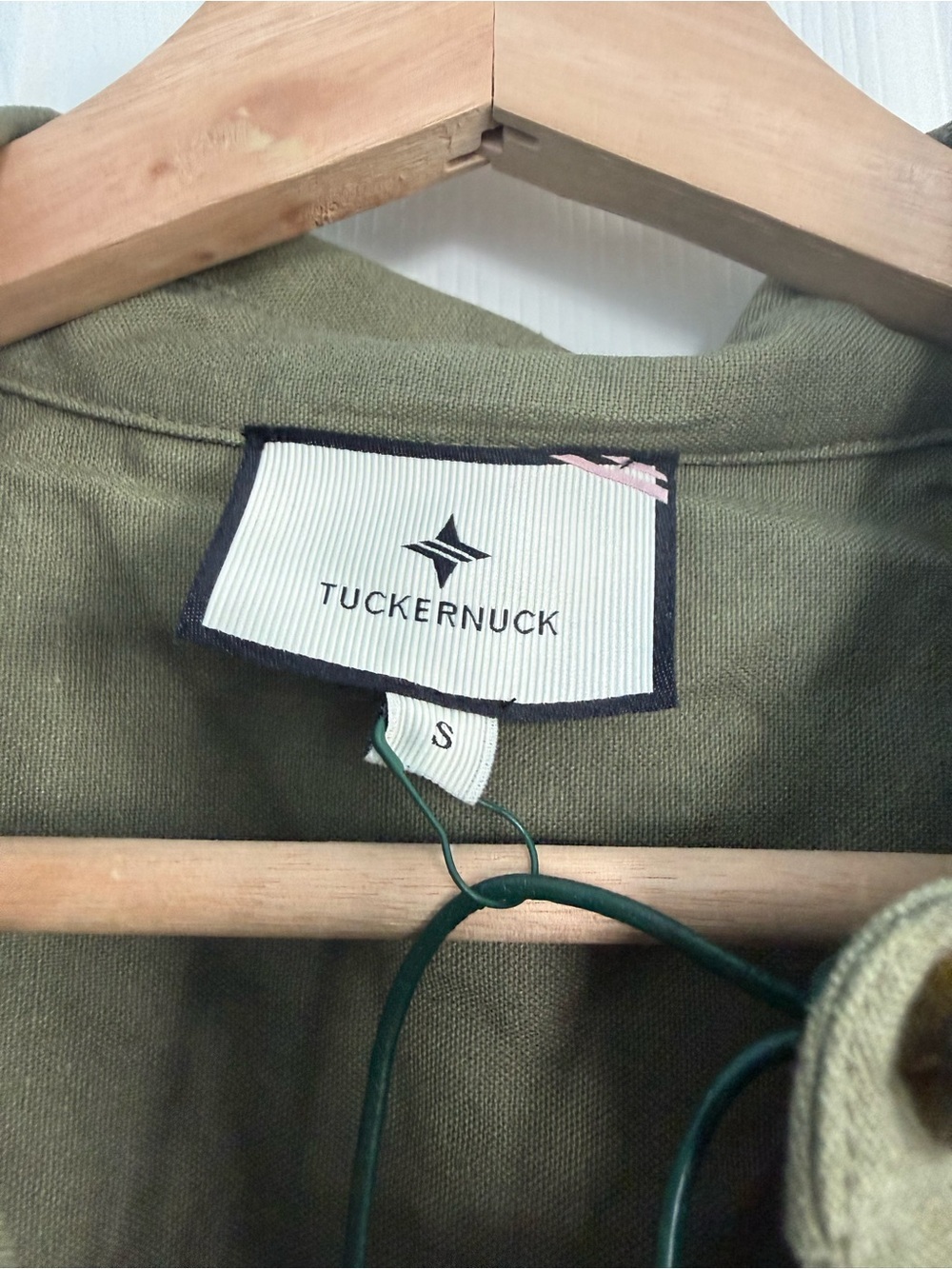 Tuckernuck Olive Steele Button Down Long Sleeve Boyfriend Shirt Top NWT Small S - Picture 2 of 3